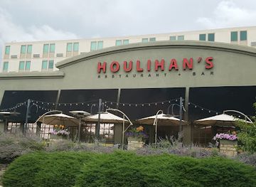 kansas/manhattan/restaurant/houlihan-s