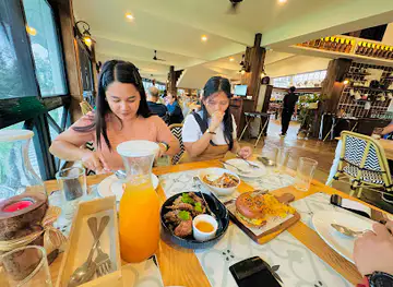 Ricardo's by Cucina Higala
