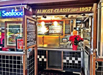 washington/seattle/pike-place-market/restaurant/lowell-s-restaurant