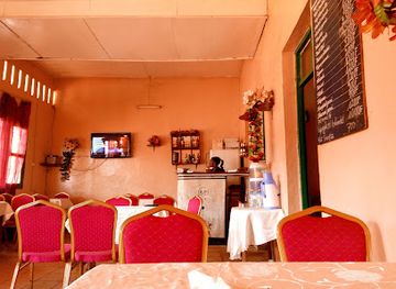 cameroon/north-west-region/restaurant/restaurant-black-white