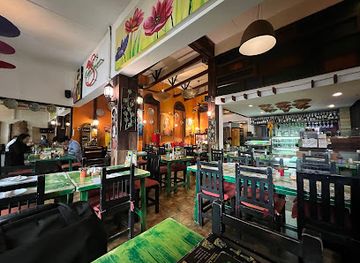 thailand/eastern-thailand/restaurant/madam-saranair-thai-food-restaurant