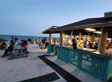 the-bahamas/grand-bahama/restaurant/smith-s-point-fish-fry-home