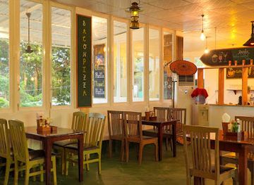 myanmar-burma/naypyidaw/restaurant/cafe-lake-view