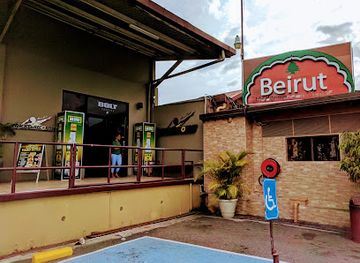 jamaica/kingston/restaurant/usain-bolt-s-tracks-records