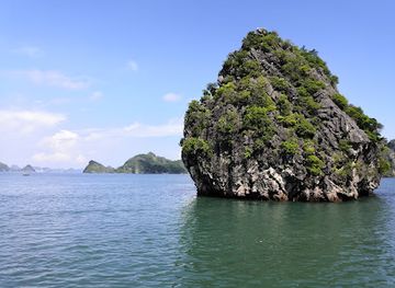 vietnam/cat-ba-island/restaurant/yummy-2-restaurant