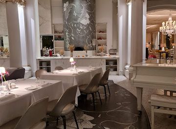 azerbaijan/baku/flame-towers/restaurant/zafferano