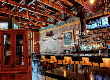 north-carolina/hendersonville/restaurant/shine