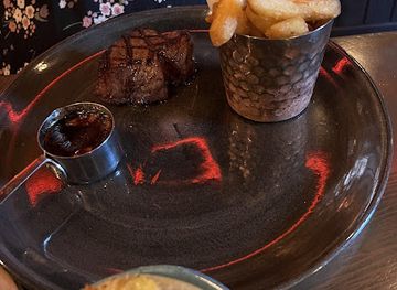 guernsey/brecqhou/restaurant/chop-house