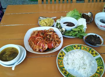 myanmar-burma/kyaiktiyo/restaurant/myint-myint-win