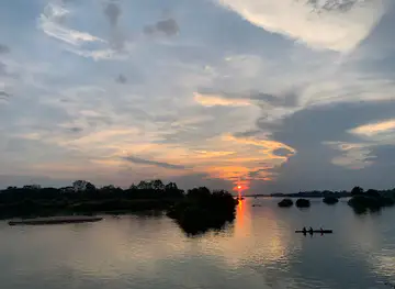 Vixay Sunset Restaurant