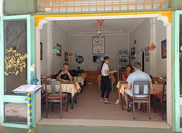 vietnam/hue/restaurant/cafe-on-thu-wheels