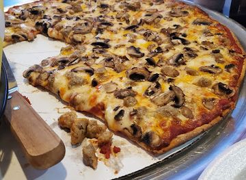 wisconsin/kettle-moraine-state-forest/restaurant/d-i-s-still-grill