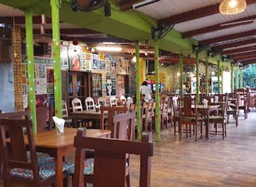 tanzania/dar-es-salaam/masaki/restaurant/the-desi-bistro-indian-restaurant-bar