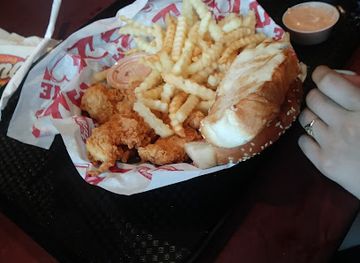 louisiana/honey-island-swamp/restaurant/raising-cane-s-chicken-fingers