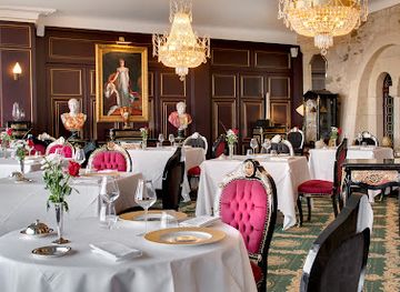 france/pays-de-la-loire/restaurant/le-castellane-restaurant-younan-collection