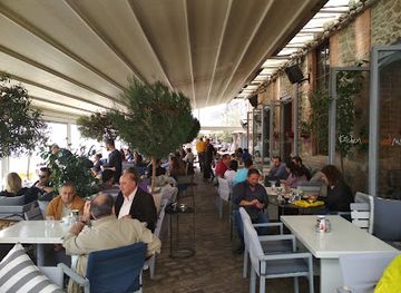 greece/thessaloniki/navarinou-square/restaurant/kitchen-bar