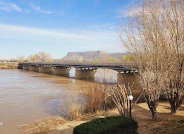 utah/flaming-gorge-national-recreation-area/restaurant/tamarisk-restaurant