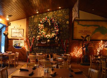 new-york/adirondack-mountains/restaurant/lanzi-s-on-the-lake-restaurant-marina