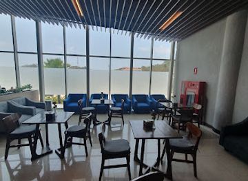 indonesia/komodo-national-park/restaurant/jan-ora-lounge