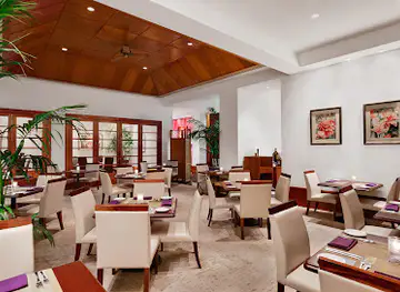 Roy's Restaurant