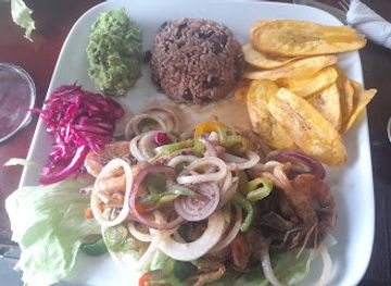 guatemala/puerto-barrios/restaurant/restaurante-arrecife