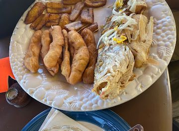 jamaica/hellshire-hills/restaurant/blacka-and-denise-restaurant-and-bar