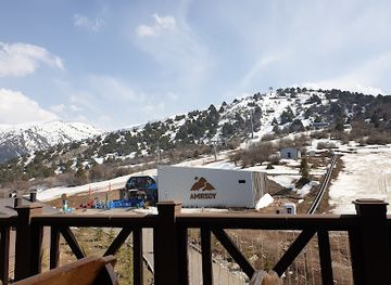 uzbekistan/chimgan-mountains/restaurant/sazanchik