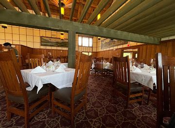 montana/glacier-national-park/restaurant/swiss-lounge