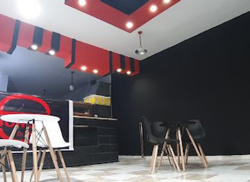 libya/derna/restaurant/burger-joint