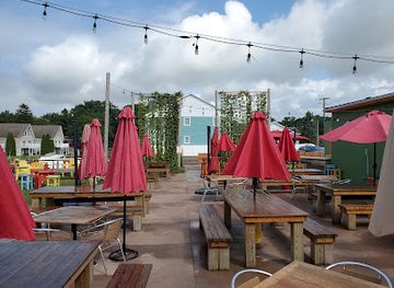 michigan/the-thumb/restaurant/pak-s-backyard