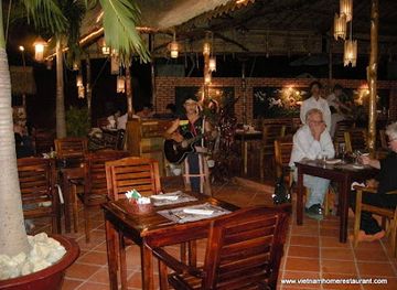vietnam/phan-thiet/restaurant/nha-hang-vietnam-home-mui-ne