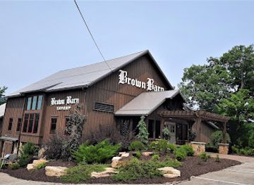 ohio/punderson-state-park/restaurant/brown-barn-tavern