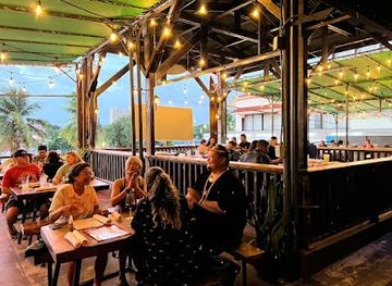 guam/tamuning-beach/restaurant/tomhom-grill-bar