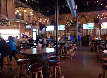 kansas/salina/restaurant/chuck-s-bar