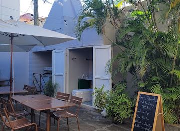 dominica/mero-beach/restaurant/lacou-melrose-house