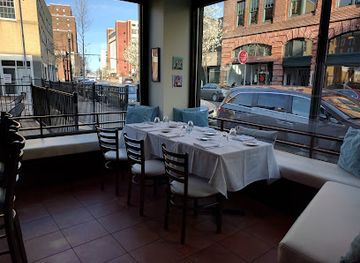 connecticut/bridgeport/restaurant/trattoria-a-vucchella-wood-oven-pizza