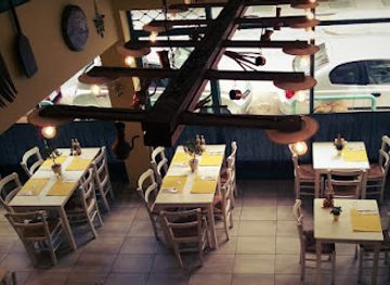 greece/athens/koukaki/restaurant/garyfallo-kanela