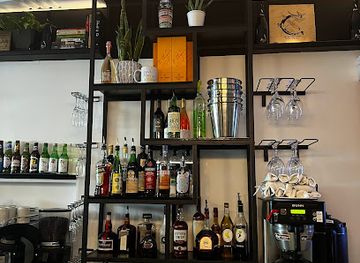 new-york/ithaca/collegetown/restaurant/the-embassy