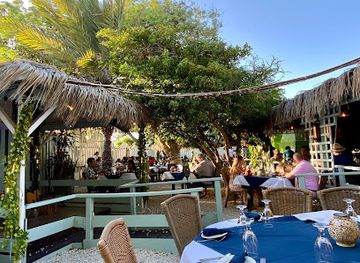 aruba/natural-pool/restaurant/madame-janette