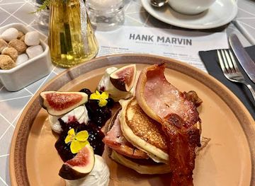 jersey/les-minquiers/restaurant/hank-marvin