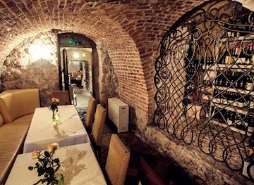 poland/krakow/kazimierz/restaurant/awiw-restauracja