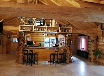 romania/rasnov-area/restaurant/apple-s-valley-domain