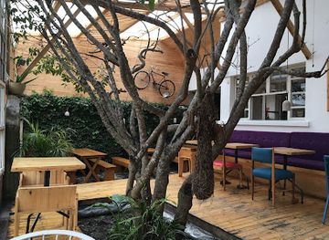 ecuador/quito/la-floresta/restaurant/casa-warmi