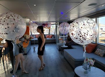 california/long-beach/restaurant/queens-wharf-restaurant