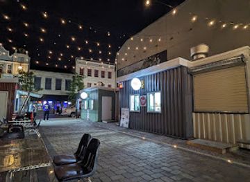 alabama/mobile/downtown-mobile/restaurant/boxowt-container-park