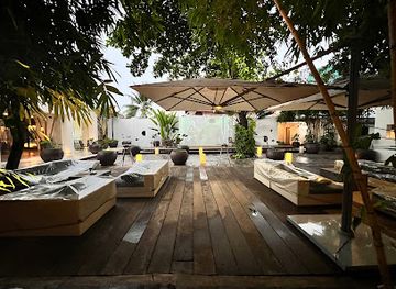 vietnam/ho-chi-minh-city/restaurant/the-deck-saigon