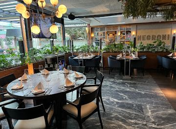 mexico/sierra-madre-oriental/restaurant/mochomos-arcos-bosques