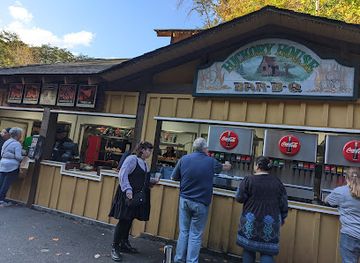 tennessee/dollywood/restaurant/hickory-house-bbq