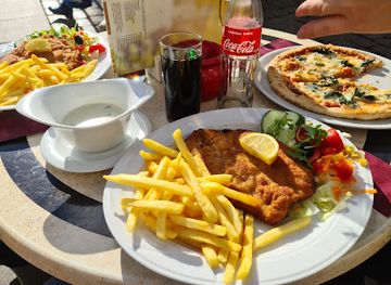 germany/pomerania/restaurant/ratskeller-gustrow