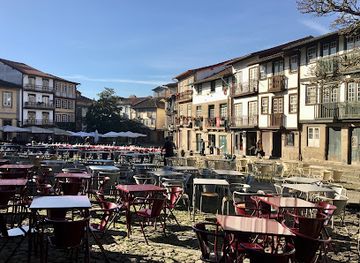 portugal/guimaraes/restaurant/amu-te-praca